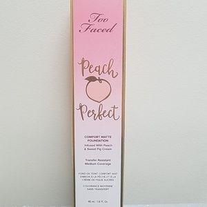 Too Faced Peach Perfect Foundation "Snow"